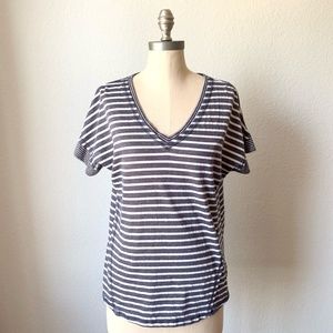 UMGEE S/S Striped V-Neck Hi-Low Pullover Top